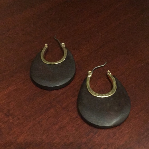 NIB Espresso Wood and Gold Hoop Earrings - Picture 14 of 16